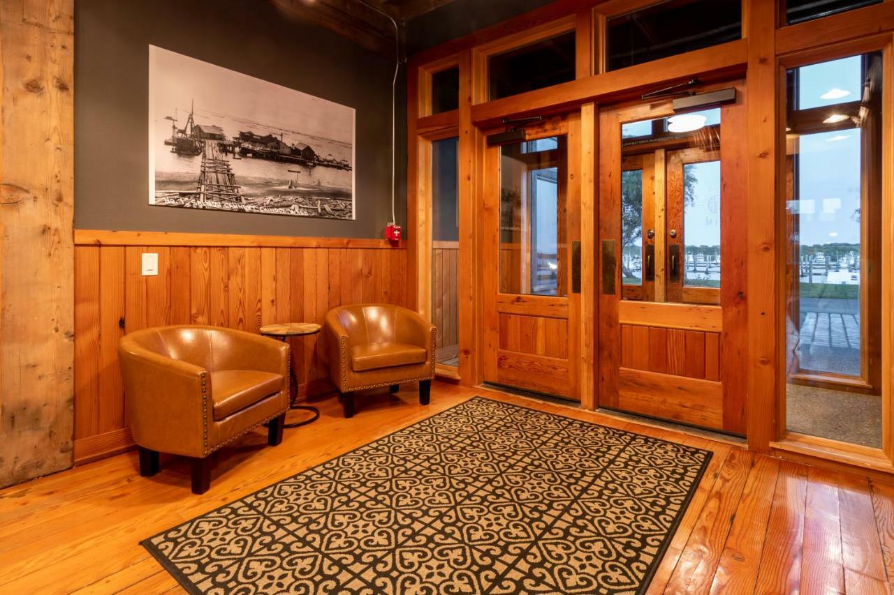 At The Helm Hotel Ilwaco Exteriér fotografie