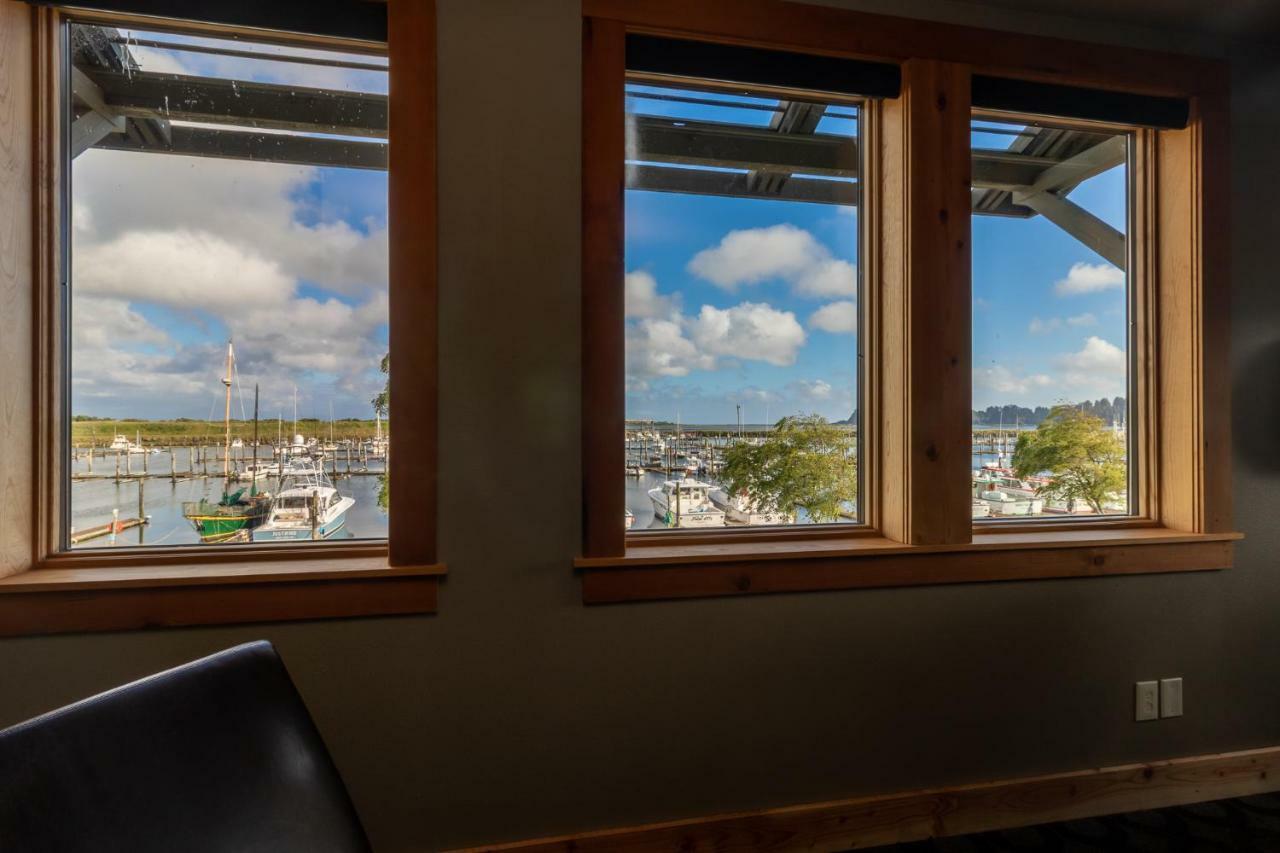 At The Helm Hotel Ilwaco Exteriér fotografie